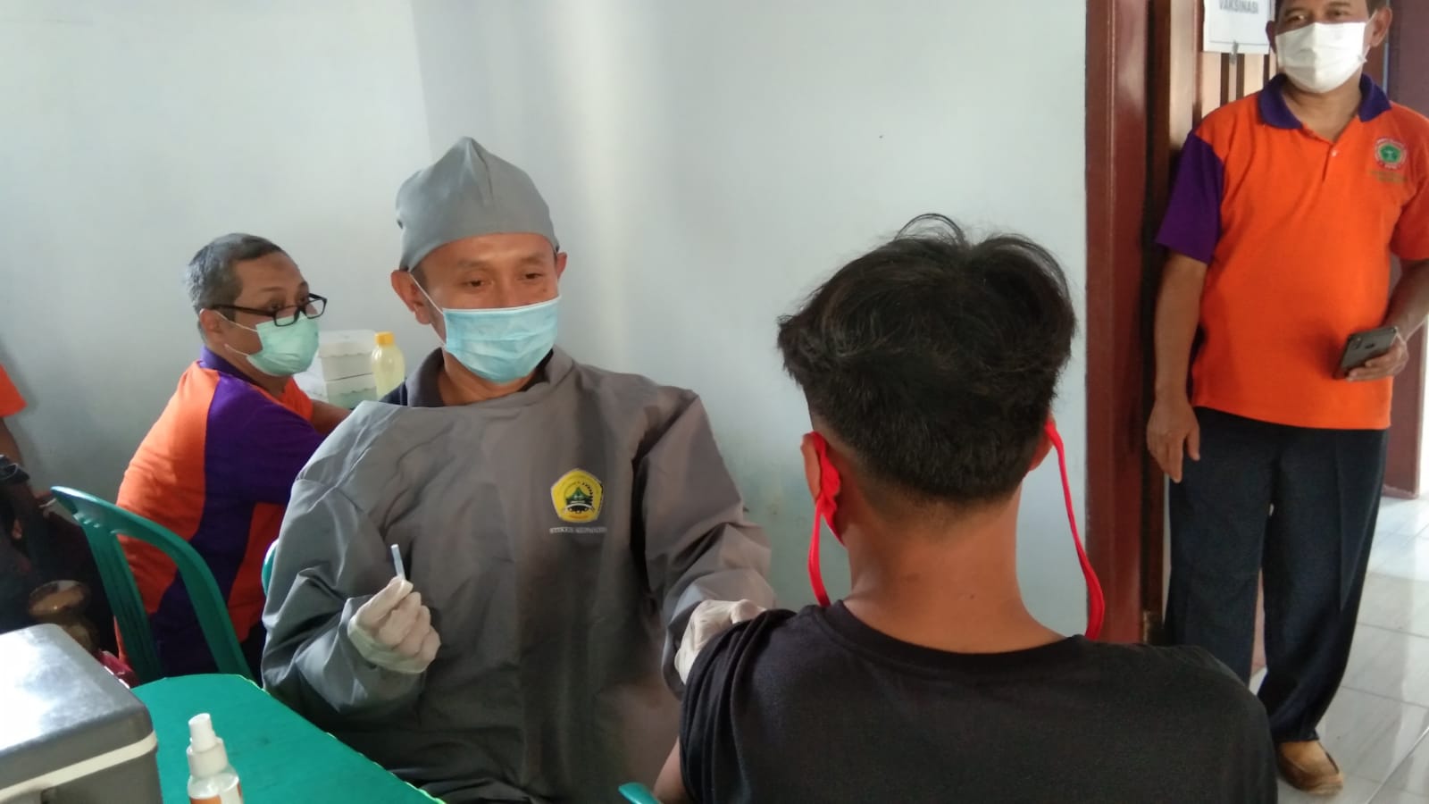 Vaksinasi di Gunung Pandak (2)